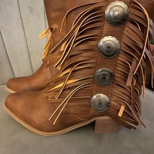 Size 6 bootie L&B